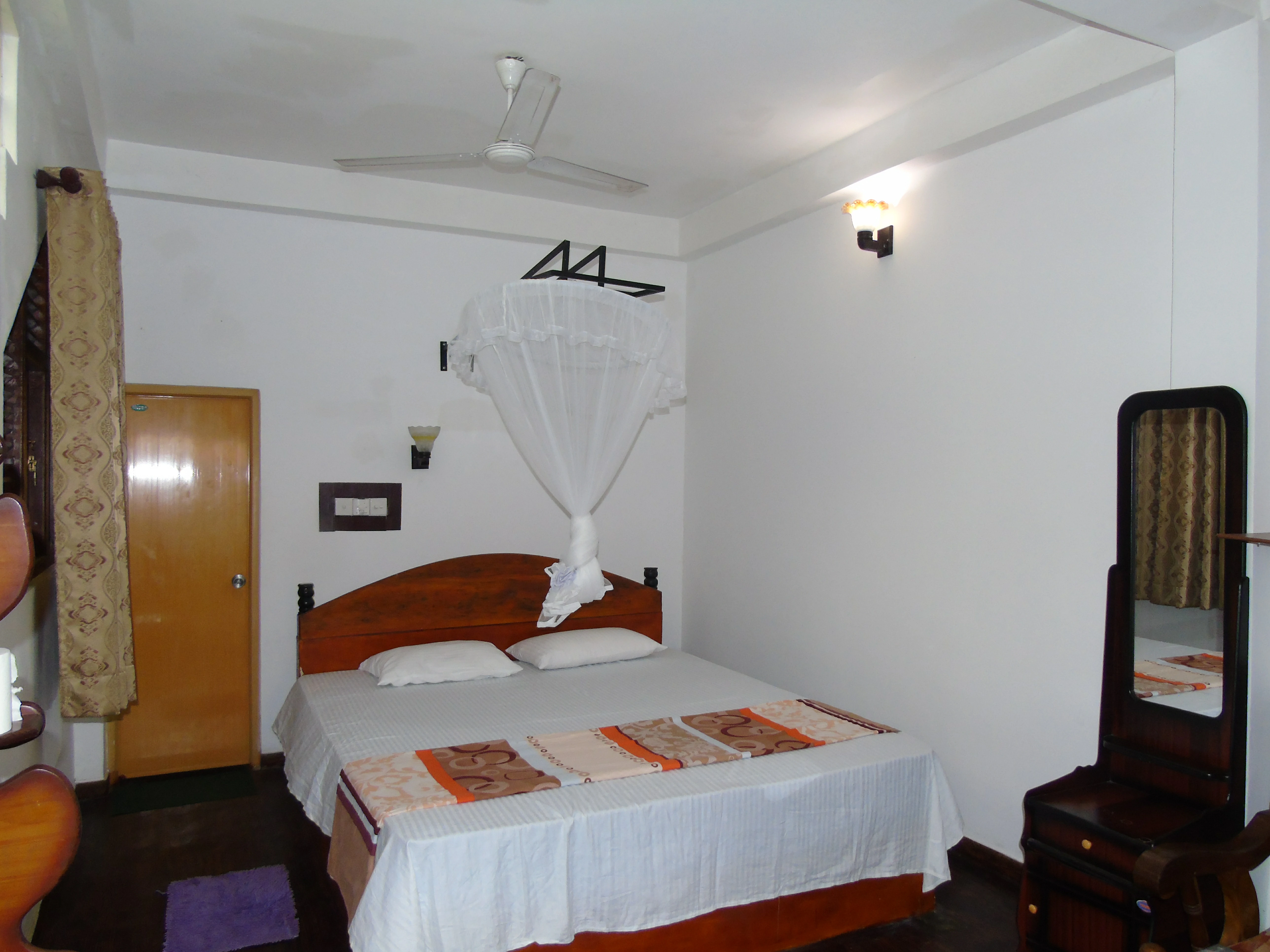 Double-Room-Sinharaja-Tour-Guide